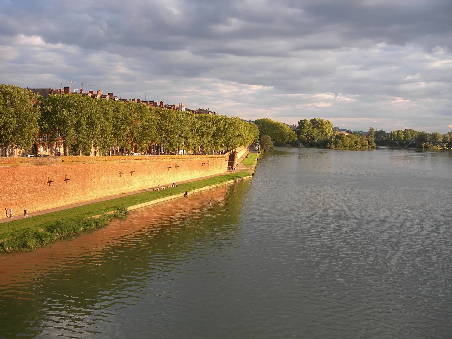 Quai de Tounis à Toulouse vu depuis le Pont-Neuf